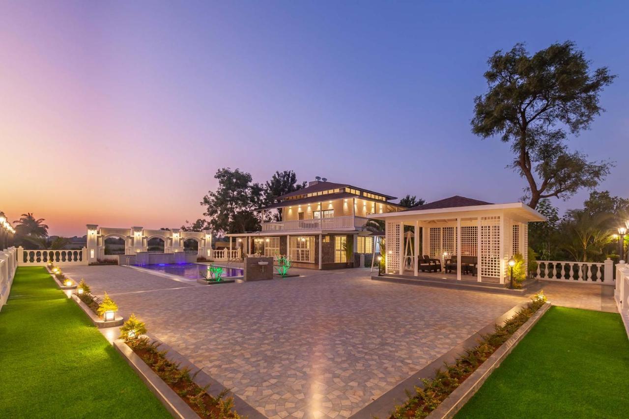 Stayvista'S Lake La Vie - Tranquil Lake-View Villa Amidst Farmland With Pool And Poolside Gazebo - Proximity To Sula Nashik Dış mekan fotoğraf