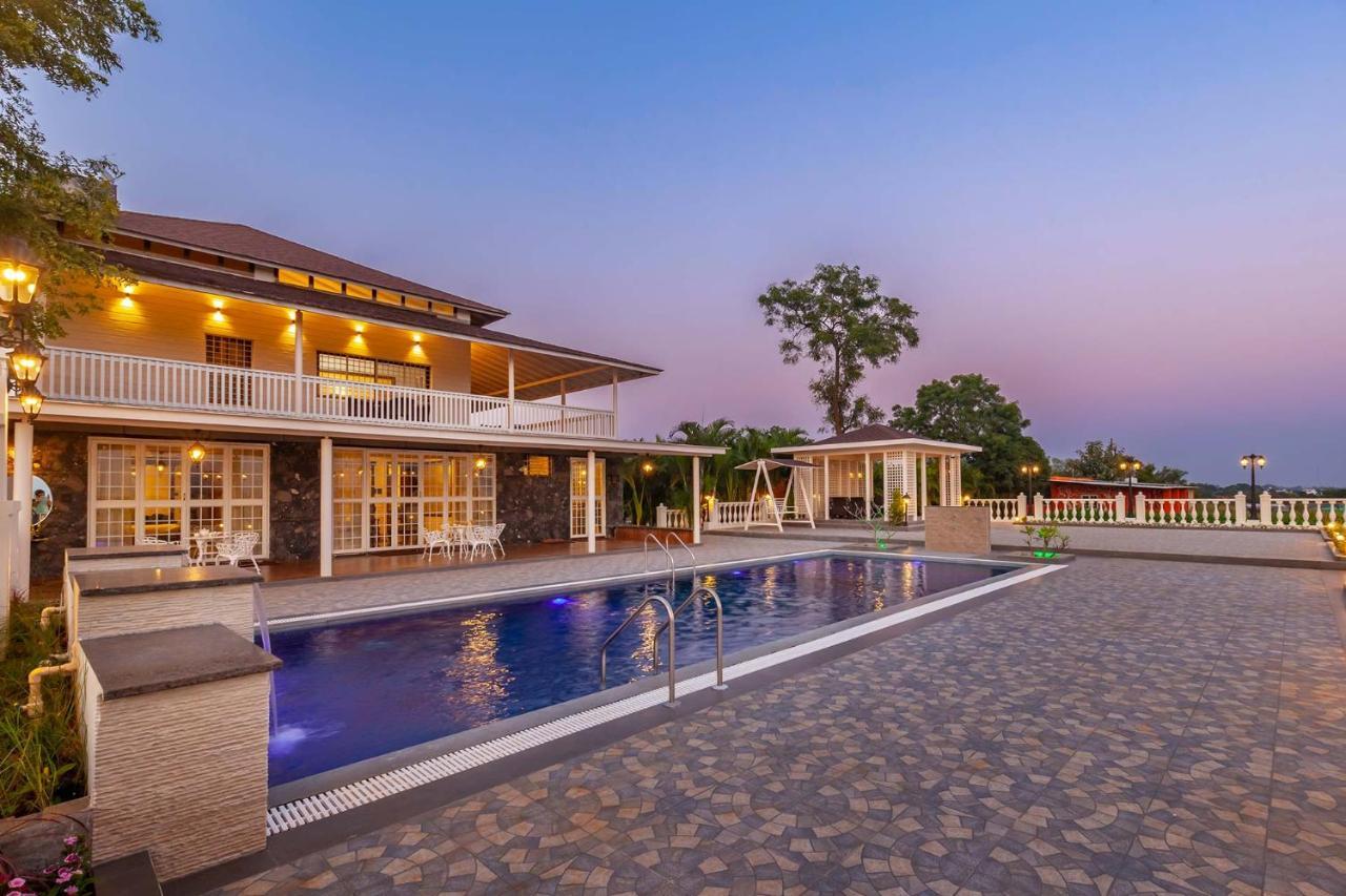 Stayvista'S Lake La Vie - Tranquil Lake-View Villa Amidst Farmland With Pool And Poolside Gazebo - Proximity To Sula Nashik Dış mekan fotoğraf